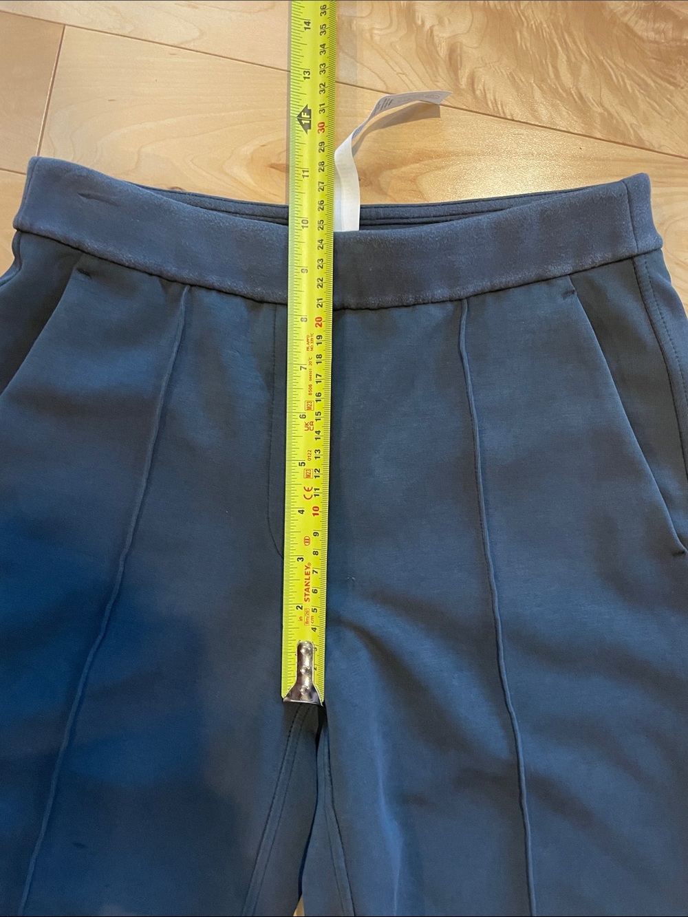 ⭐️Sale 4/$40 Lululemon Mid rise pin-tuck pant, XS - Picture 9 of 10